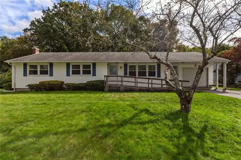 Exterior - 5 Ridgeway Dr, Warren, RI 02885 photo 2 of 10