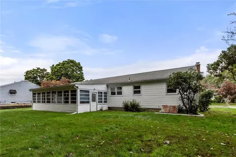 Exterior - 5 Ridgeway Dr, Warren, RI 02885 photo 10 of 10