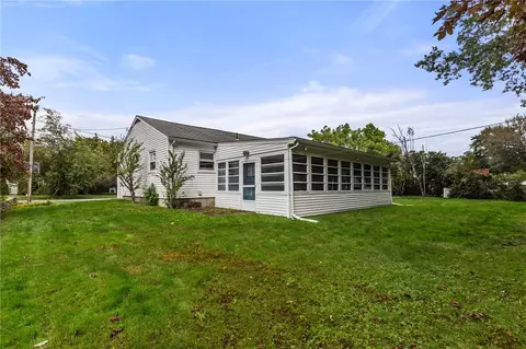 Exterior - 5 Ridgeway Dr, Warren, RI 02885 photo 9 of 10