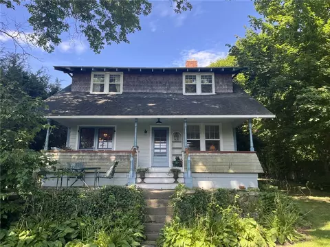 12 Saunders Rd, North Kingstown, RI 02874