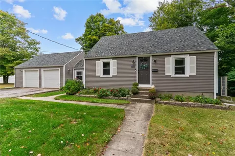 157 Farnum Pike, Smithfield, RI 02917