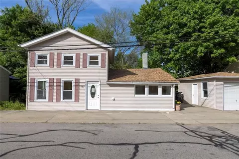 13 Ames St, West Warwick, RI 02893