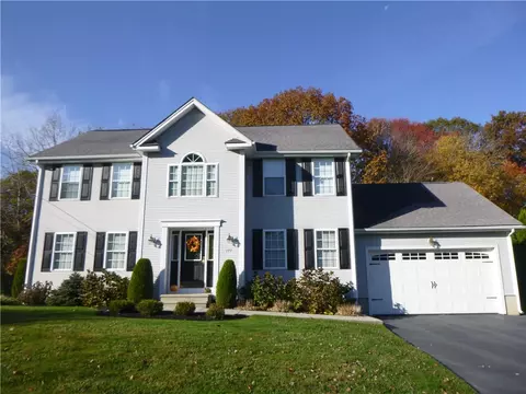 177 Thunder Trl, Cranston, RI 02921