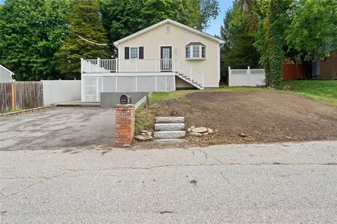 26 Carlton Ave, Warwick, RI 02889