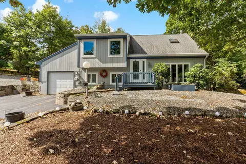 111 Jefferson Dr, Coventry, RI 02816