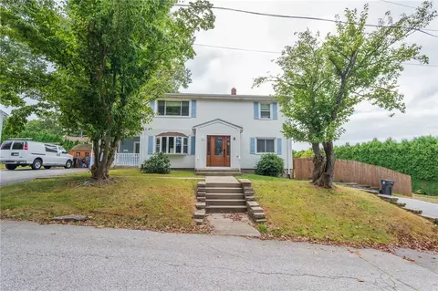 231 Hyde St, Cranston, RI 02920