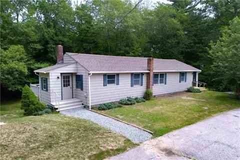 6 Beaulieu Ave, Coventry, RI 02816