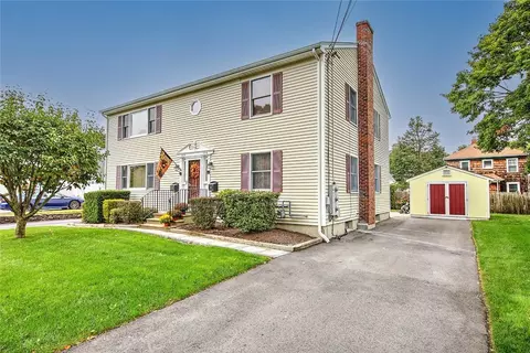 128 Promenade St, Barrington, RI 02806
