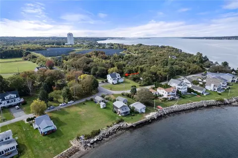296 W Shore Rd, Portsmouth, RI 02871