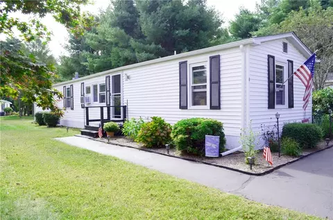 9 Lear Dr, Coventry, RI 02816