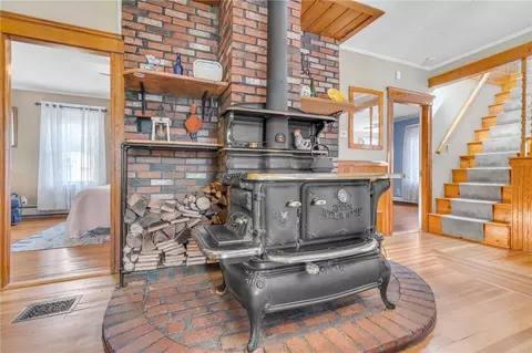 Entry Way - 80 Cooper Ave, Woonsocket, RI 02895 photo 1 of 1