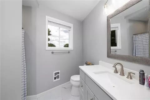 Bath - 193 Pinehaven Rd, Coventry, RI 02816 photo 3 of 3