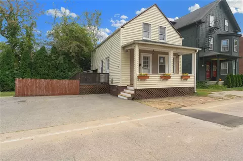 20 Fair St, Warwick, RI 02888