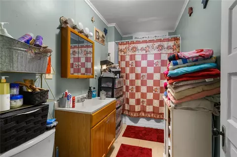 207 Highland St, Woonsocket, RI 02895 photo 33