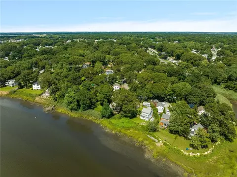225 Haswill St, Warwick, RI 02889 photo 5
