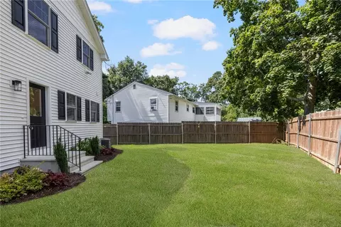 225 Haswill St, Warwick, RI 02889 photo 11