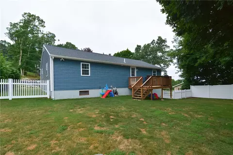 204 Manila Ave, Woonsocket, RI 02895 photo 3