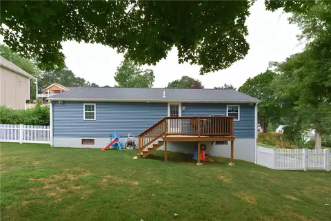 204 Manila Ave, Woonsocket, RI 02895 photo 4