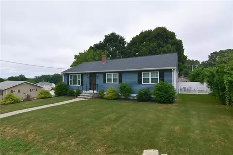 204 Manila Ave, Woonsocket, RI 02895 photo 2