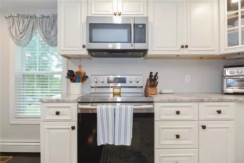 204 Manila Ave, Woonsocket, RI 02895 photo 10