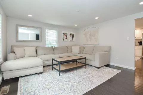204 Manila Ave, Woonsocket, RI 02895 photo 17