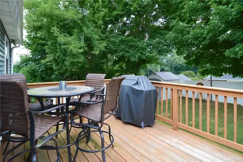 204 Manila Ave, Woonsocket, RI 02895 photo 8