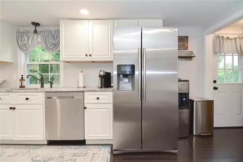 204 Manila Ave, Woonsocket, RI 02895 photo 12