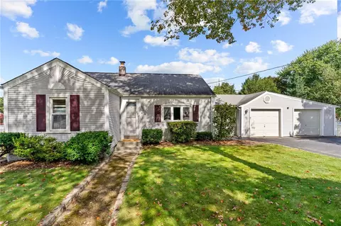 35 Angus St, Coventry, RI 02816