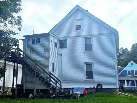 54 John St, Westerly, RI 02891 photo 2