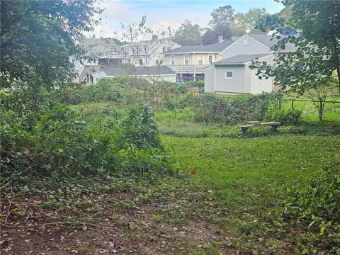 54 John St, Westerly, RI 02891 photo 3