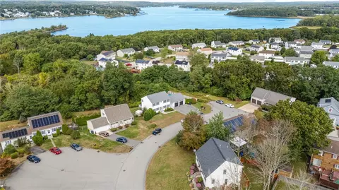 11 Point West Dr, Fall River, MA 02720 photo 9