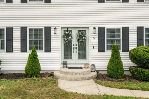 11 Point West Dr, Fall River, MA 02720 photo 4