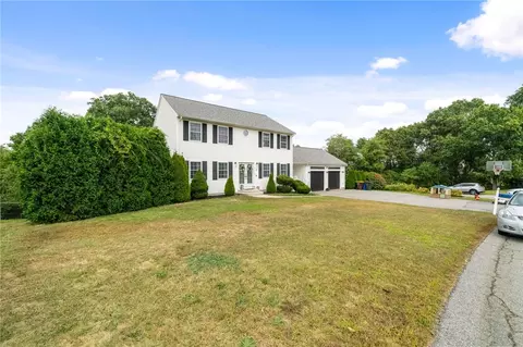 11 Point West Dr, Fall River, MA 02720 photo 3