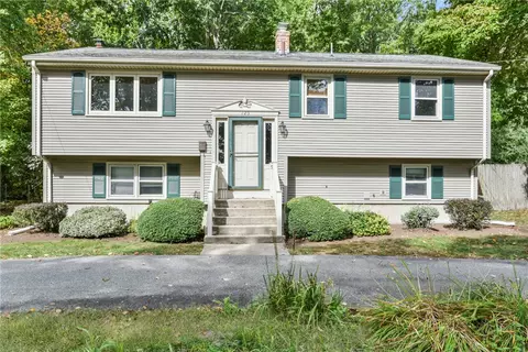 125 Waterman Ave, Warwick, RI 02889