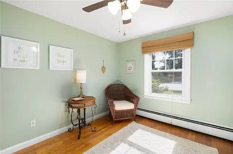Bedroom - 75 Darling St, Warwick, RI 02886 photo 5 of 7