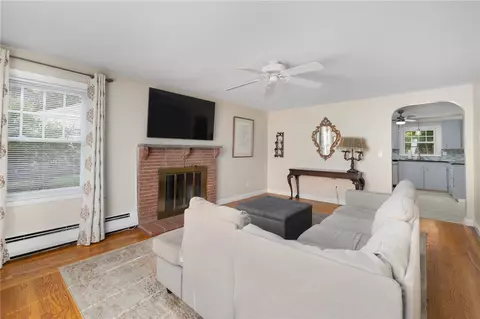 Living - 75 Darling St, Warwick, RI 02886 photo 5 of 5