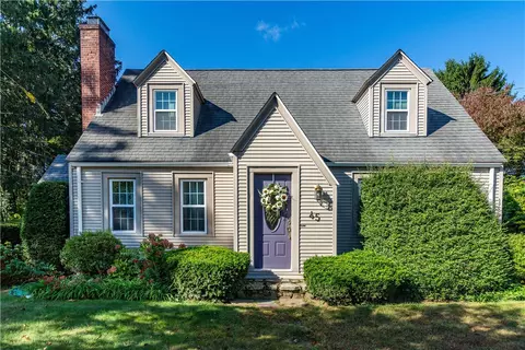 45 Meadowbrook Rd, East Greenwich, RI 02818