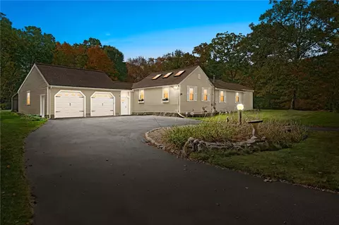 6 Foster Center Rd, Foster, RI 02825
