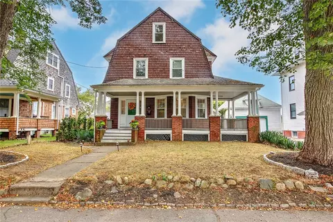 17 Fairview Ave, Cranston, RI 02905