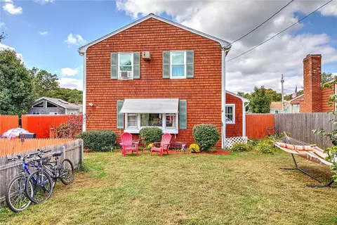 45 Planet Ave, East Providence, RI 02915