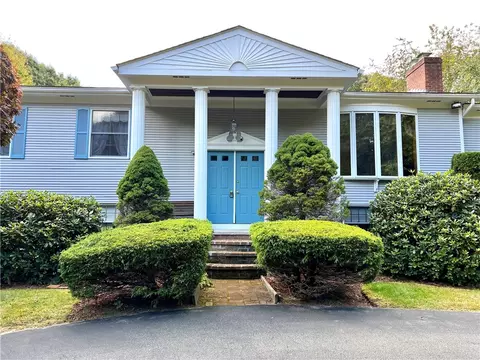 60 Mann School Rd, Smithfield, RI 02917