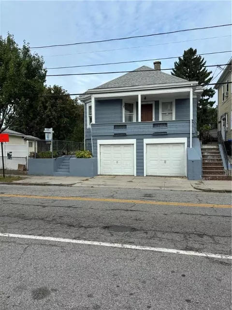 106 Hawkins St, Providence, RI 02908
