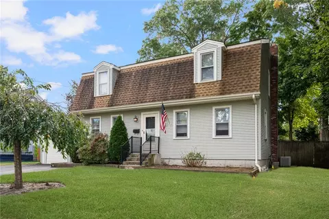 86 Rosegarden St, Warwick, RI 02888