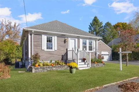 138 Roffee St, Barrington, RI 02806
