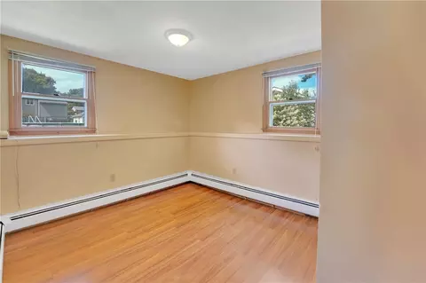 Bedroom - 14 Glendale Ave, East Providence, RI 02915 photo 6 of 8