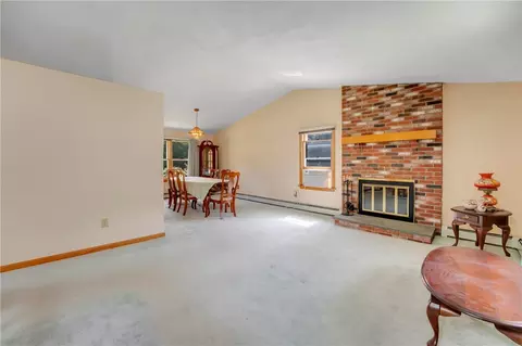Living - 14 Glendale Ave, East Providence, RI 02915 photo 1 of 6