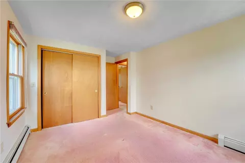 Bedroom - 14 Glendale Ave, East Providence, RI 02915 photo 2 of 8
