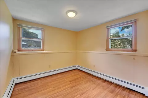 Bedroom - 14 Glendale Ave, East Providence, RI 02915 photo 7 of 8