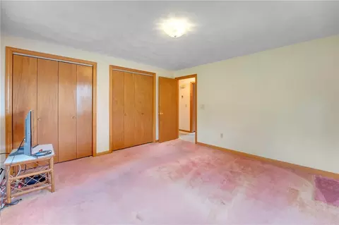 Bedroom - 14 Glendale Ave, East Providence, RI 02915 photo 4 of 8