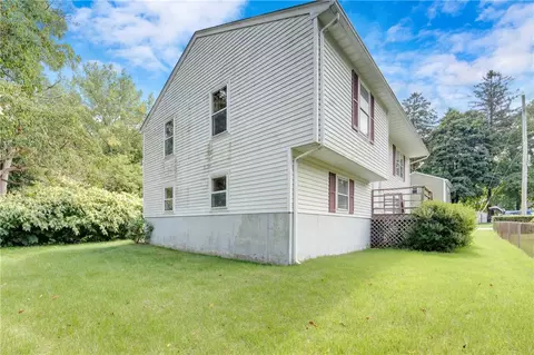 Exterior - 14 Glendale Ave, East Providence, RI 02915 photo 2 of 4